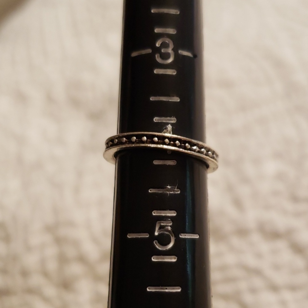 NWOT Unbranded Sterling Silver Ring in Size 4